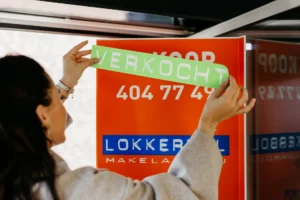 Verkoopmakelaar Lokkerbol Makelaardij verkoopt je huis.