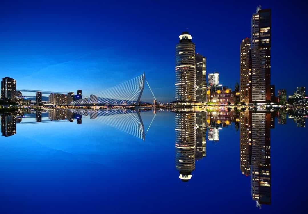 Skyline-van-Rotterdam-Kop-van-Zuid.